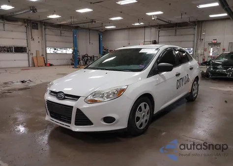 2013 Ford Focus S из США, поврежденный, VIN 1FADP3E29DL148702